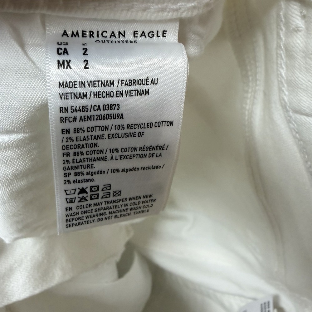 American Eagle Bermuda Denim Shorts Women Sz 2 White Stretch Pockets Button - Picture 8 of 14